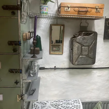 Apartment Tizzers Wash House