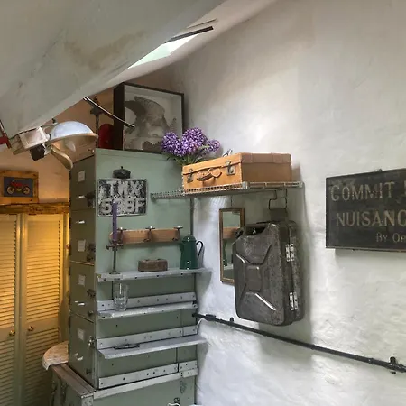 Apartment Tizzers Wash House Dent